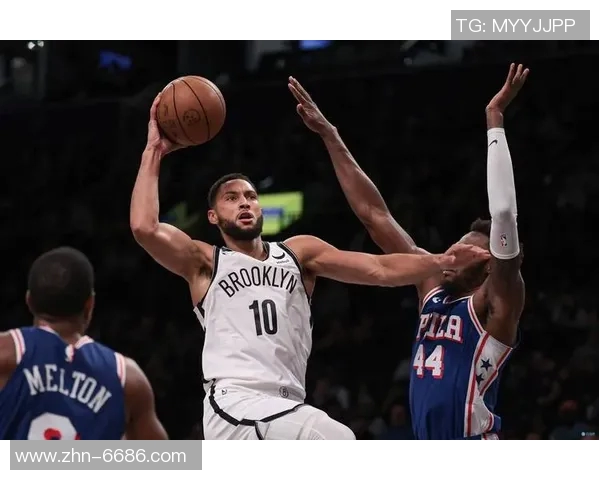 克拉克斯顿虽砍下16分12板8助却难阻球队失利无力回天的悲壮表现